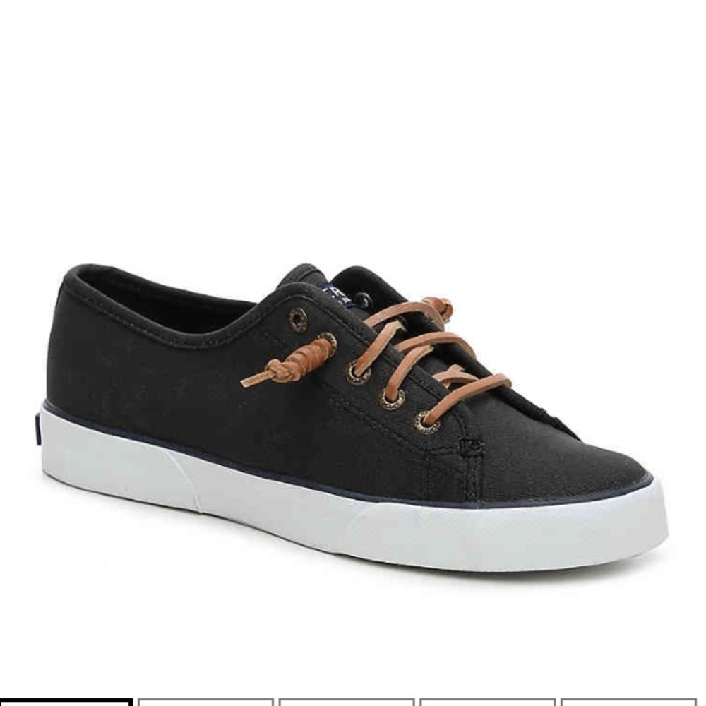 Sperry “pier view” canvas shoe